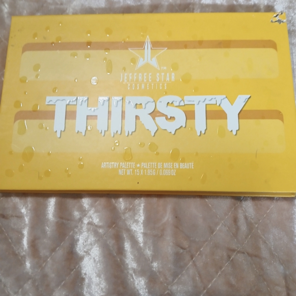Jeffree Star eye shadow palette